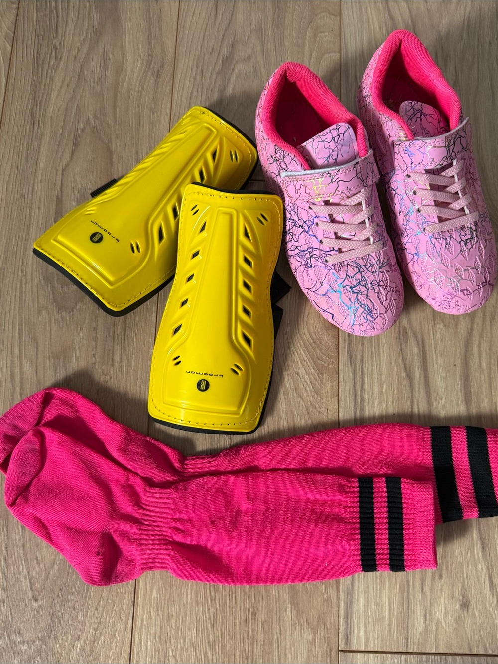 Kids soccer set (socks, shin pads and shoes) size 2